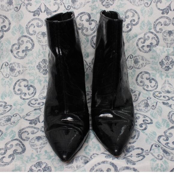 Vince Camuto Benedie Crocodile Booties Size 9M - Picture 3 of 10